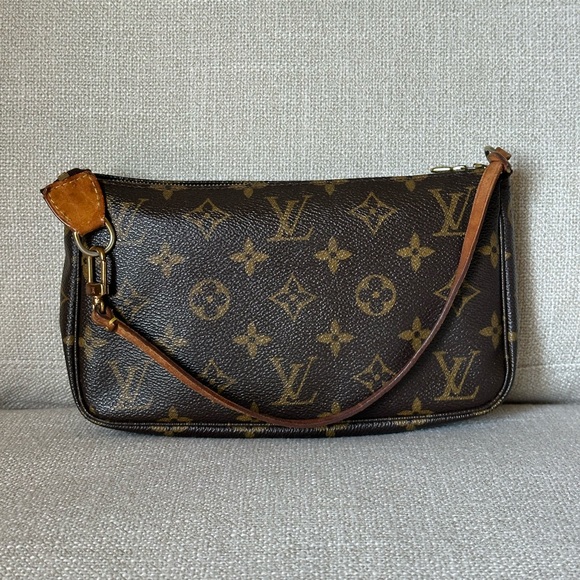 🌹Beautiful Louis Vuitton Pochette Accessories🌹 - Picture 1 of 17